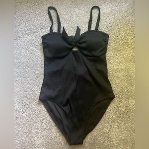 Old Navy Keyhole one-piece swimsuit
